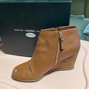 Dr scholls boots.  Brand new